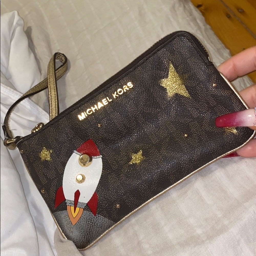 unique michael kors wristlet